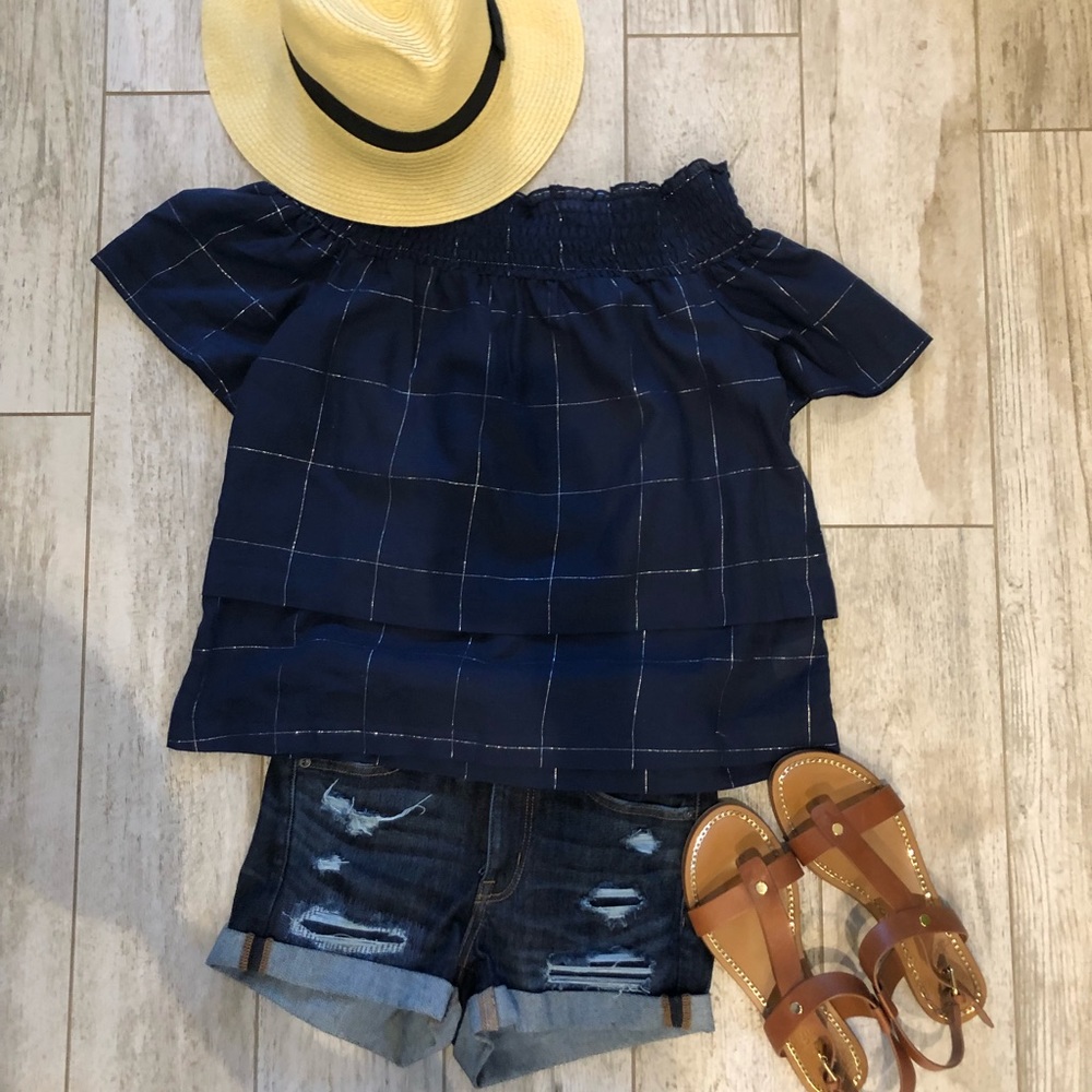 NWOT off the shoulder top💜